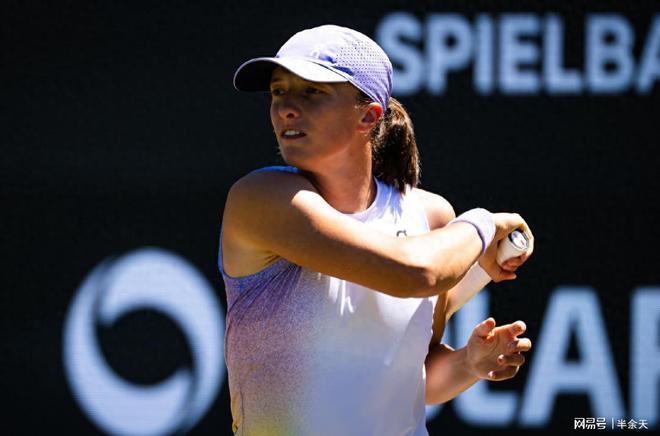 阿扎伦卡遭遇七持续失利，中国队教练压力巨大！的简单介绍