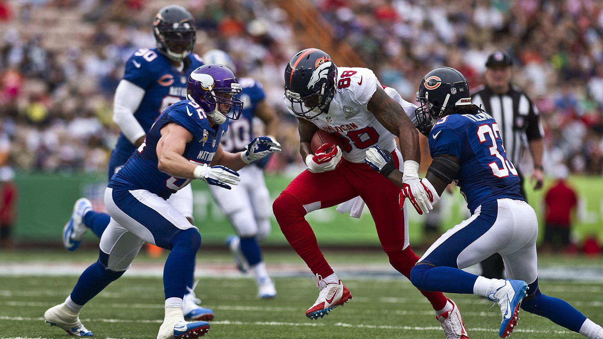 雄鹿观众热烈欢呼！，杜兰特迎来三赛季出色发挥热度持续攀升